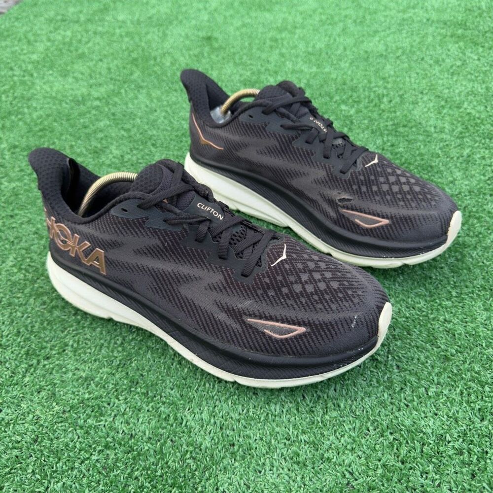 HOKA ONE ONE CLIFTON 9 WIDE - Women’s Running Shoes - SIZE 10D